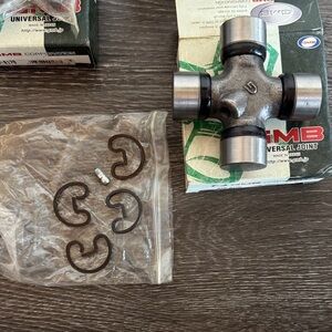 GMB Universal Joint with Clips - 210-0178